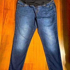 ❤️DARK WASH MATERNITY JEANS❤️
